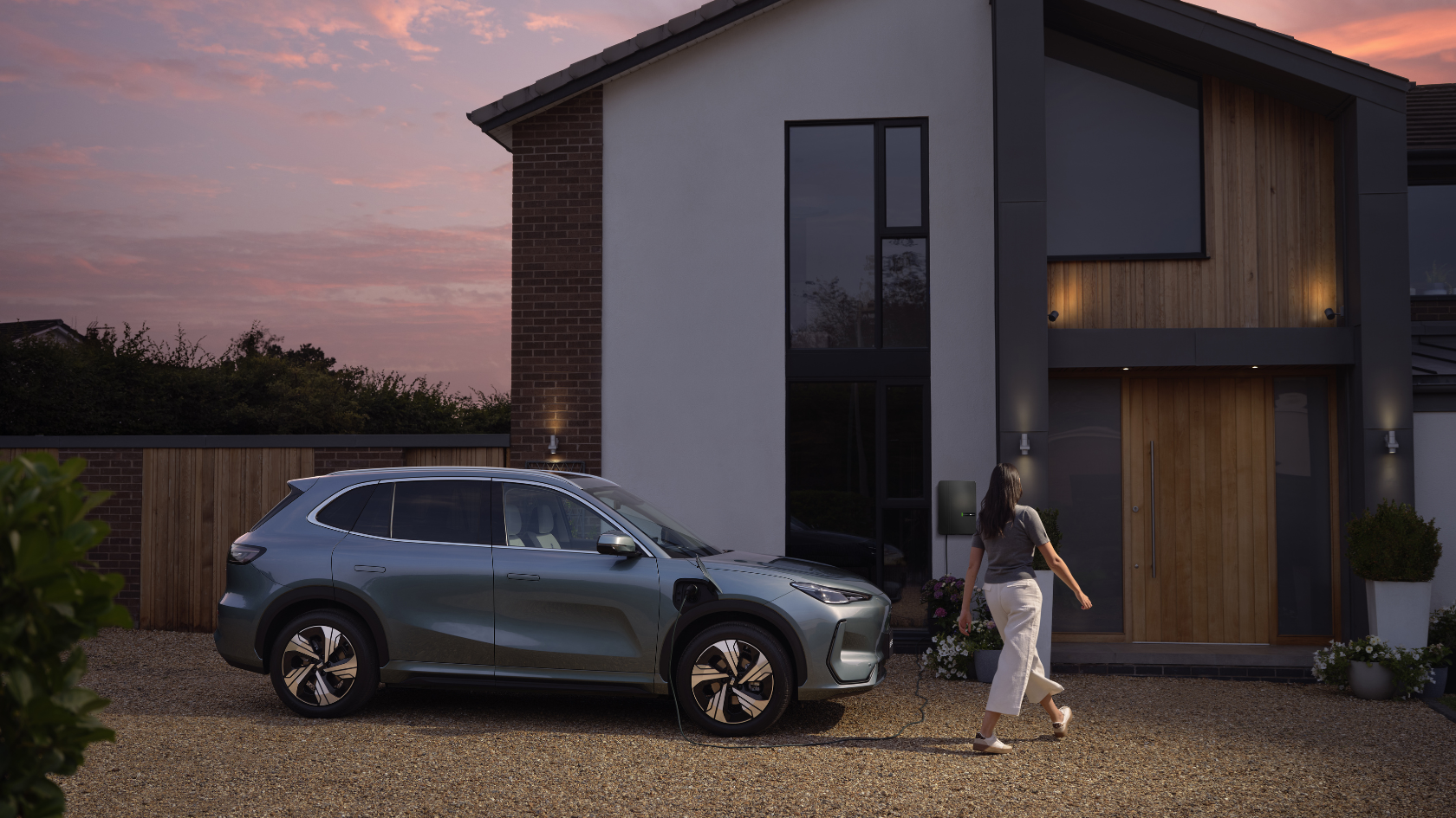 Geely partners with Andersen to provide premium home chargers to new Geely EX5 customers