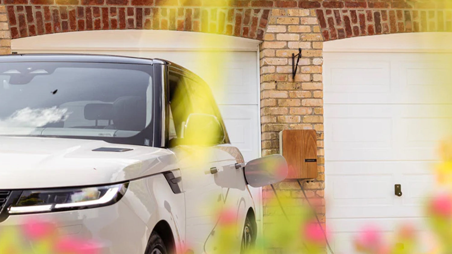 UK plug-in hybrid motorists waste £70.9 million annually by not utilising home chargers and  smart electricity tariffs